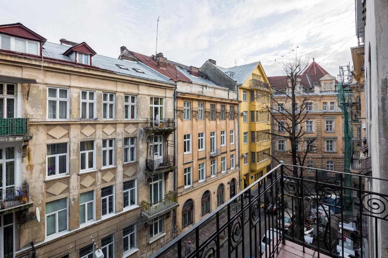 Appartement Romari Два Поверхи à Lviv Extérieur photo