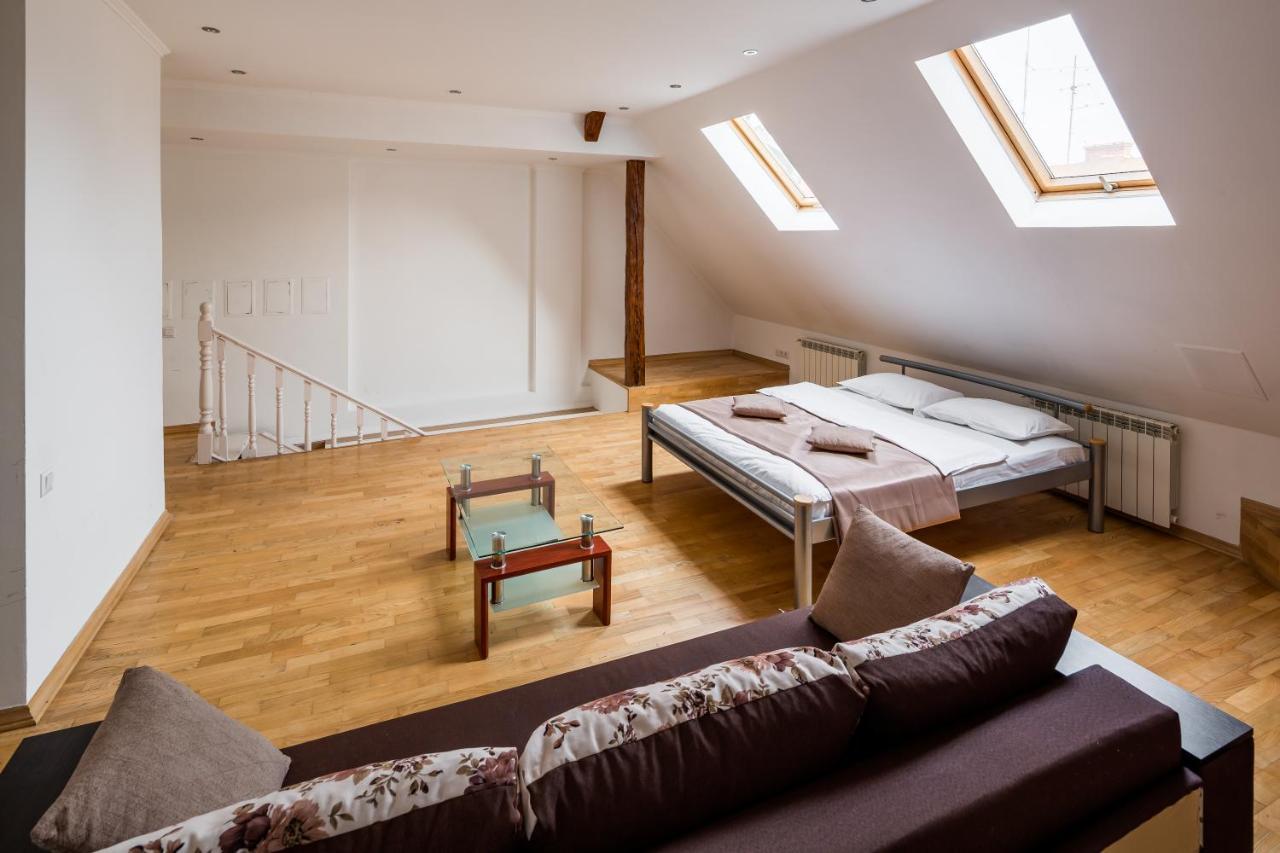 Appartement Romari Два Поверхи à Lviv Extérieur photo