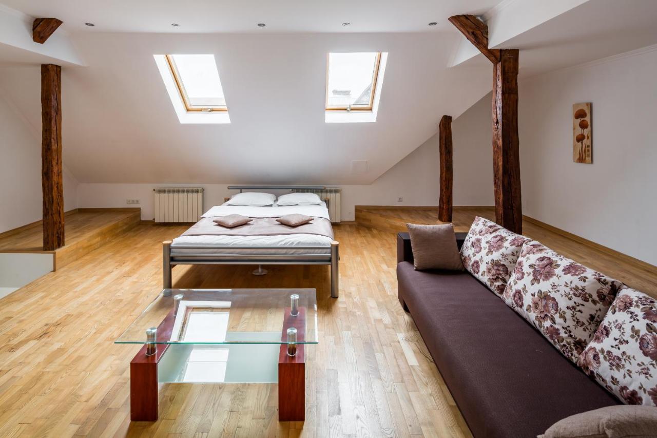 Appartement Romari Два Поверхи à Lviv Extérieur photo