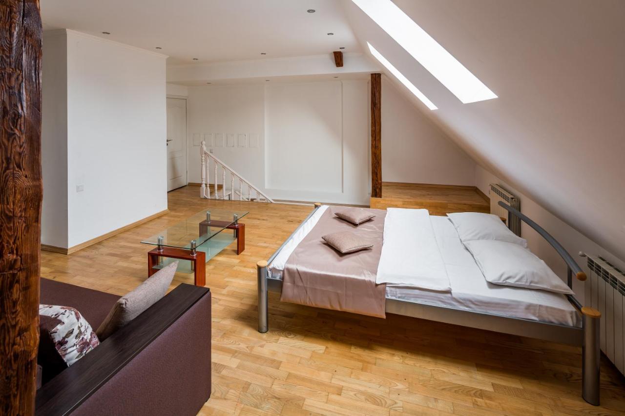 Appartement Romari Два Поверхи à Lviv Extérieur photo